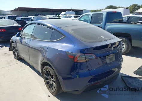 2024 Tesla Model Y Long Range Dual Motor All-Wheel Drive z USA, uszkodzony, nr VIN 7SAYGDEE3RA307154